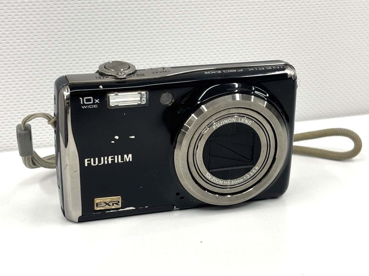 デジタルカメラ　FUJIFILM　FINEPIX