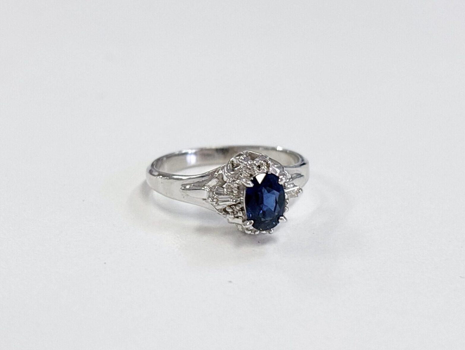 サファイア付リング　Pt900　0.82ct