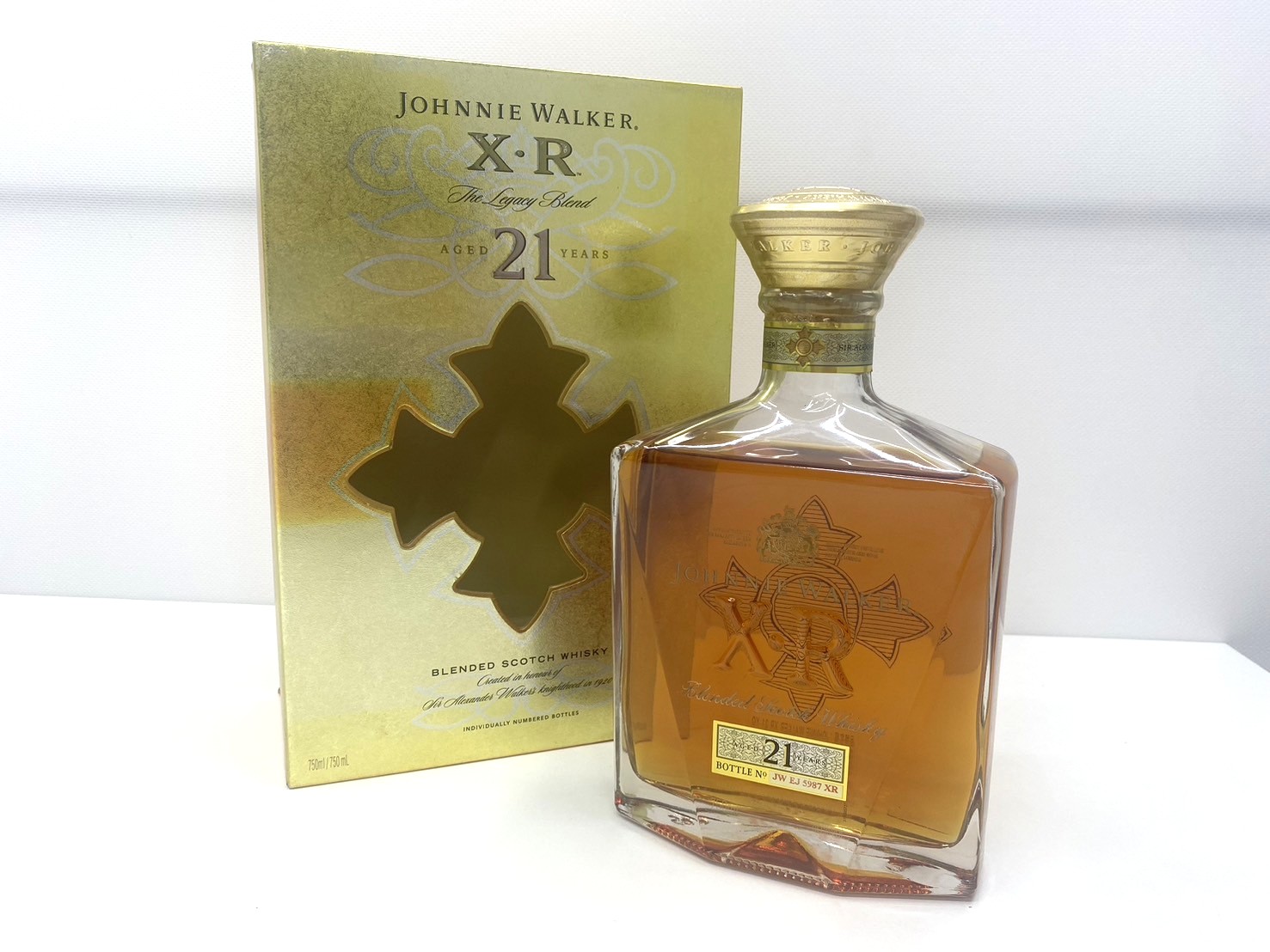 ウイスキー　ジョニーウォーカー　XR21年　450ml