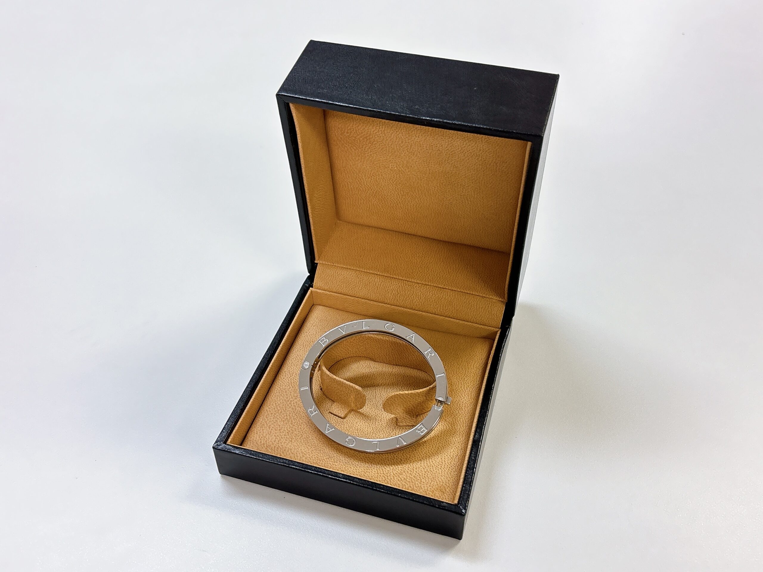 ブルガリ　ビーゼロワンバングル