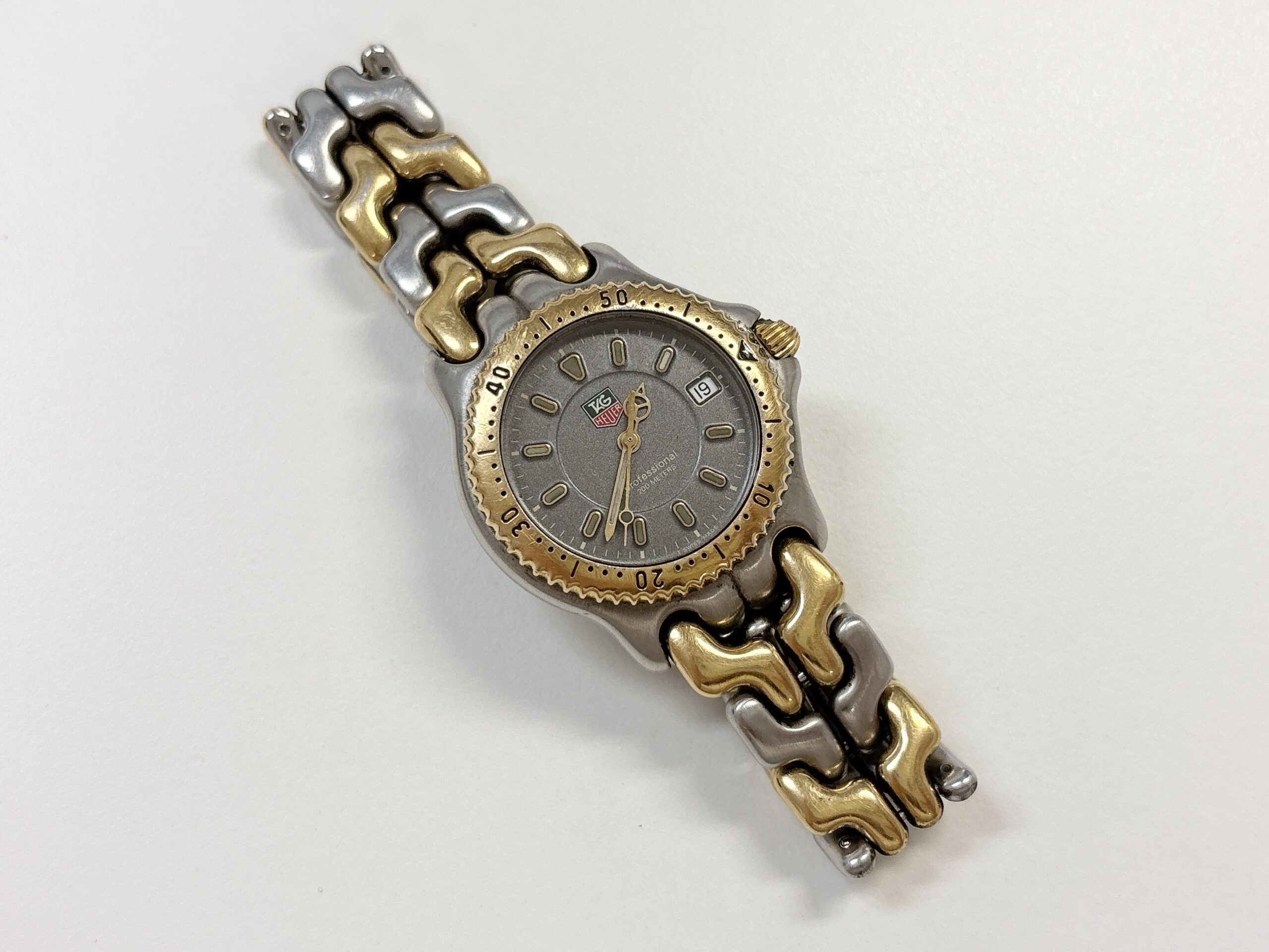 タグ・ホイヤー　プロフェッショナル200METERS