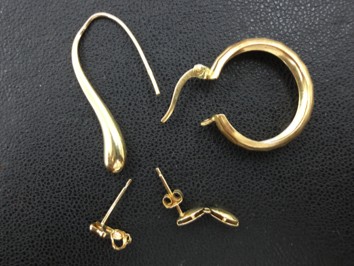 片方だけのピアス・イヤリング