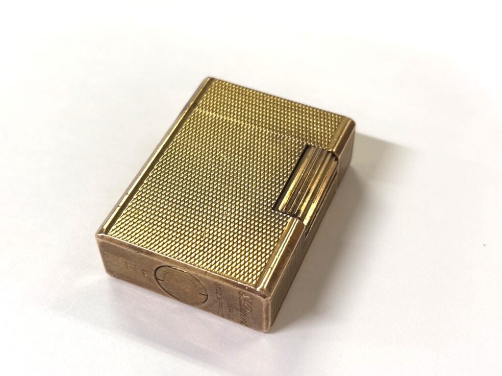 独特な音が魅力？高級ライターブランド、デュポンについて徹底解説！