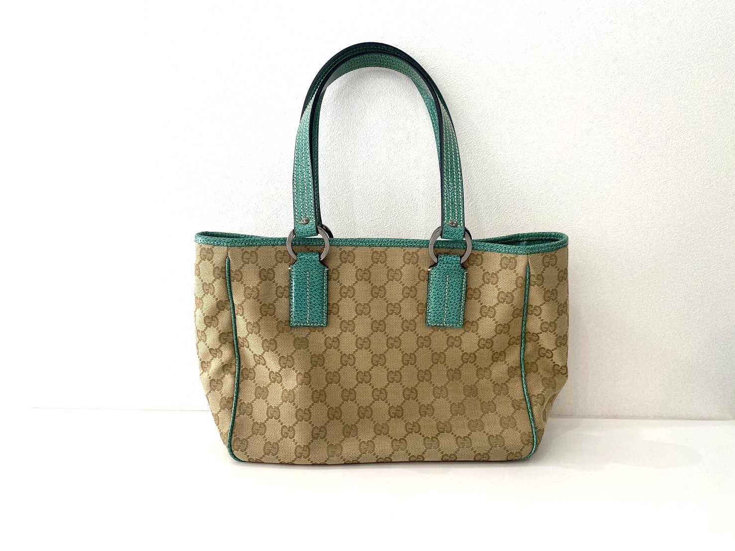 グッチ　ハンドバッグ