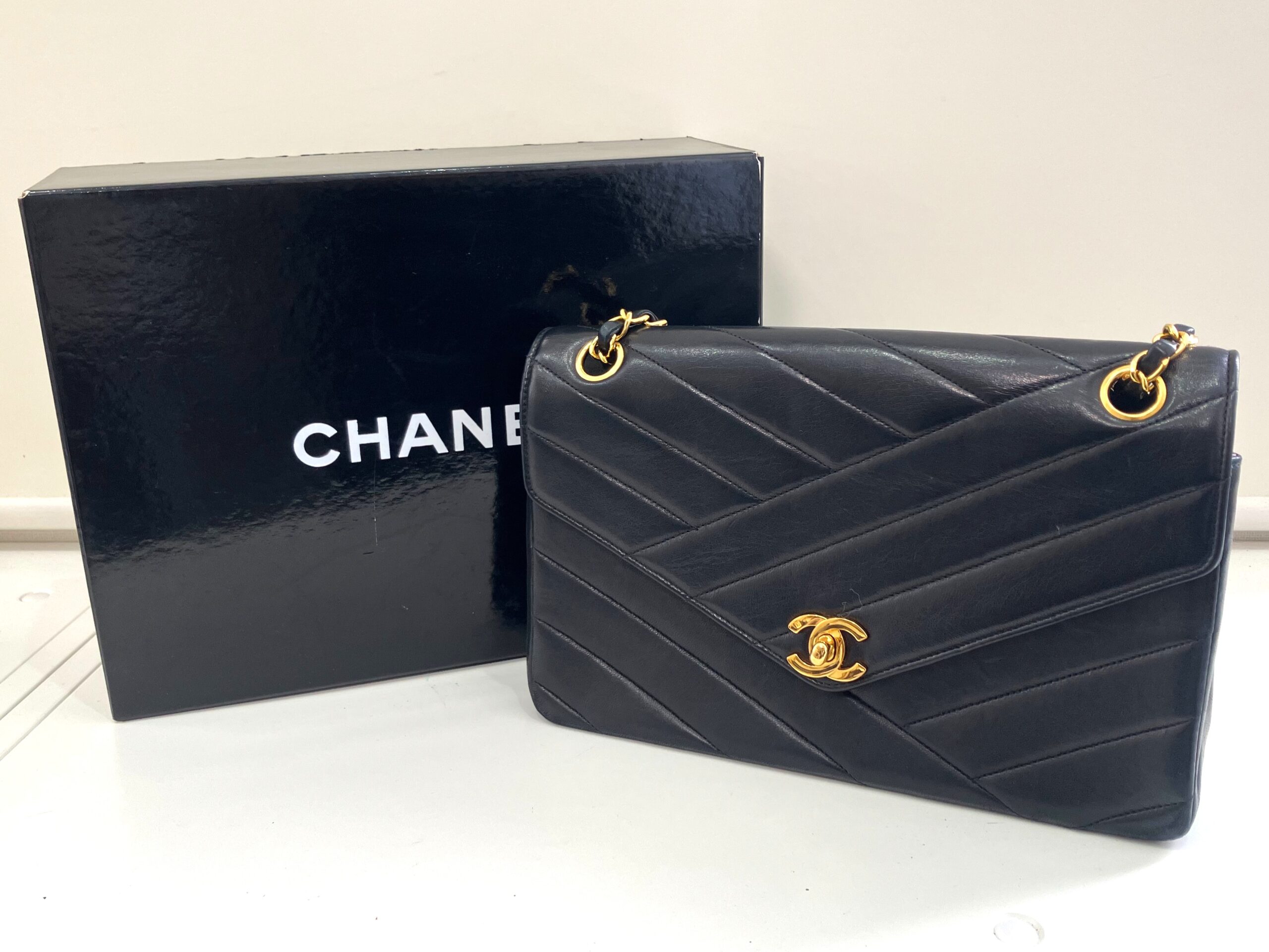 シャネル　バイアスステッチ　ショルダーバッグ