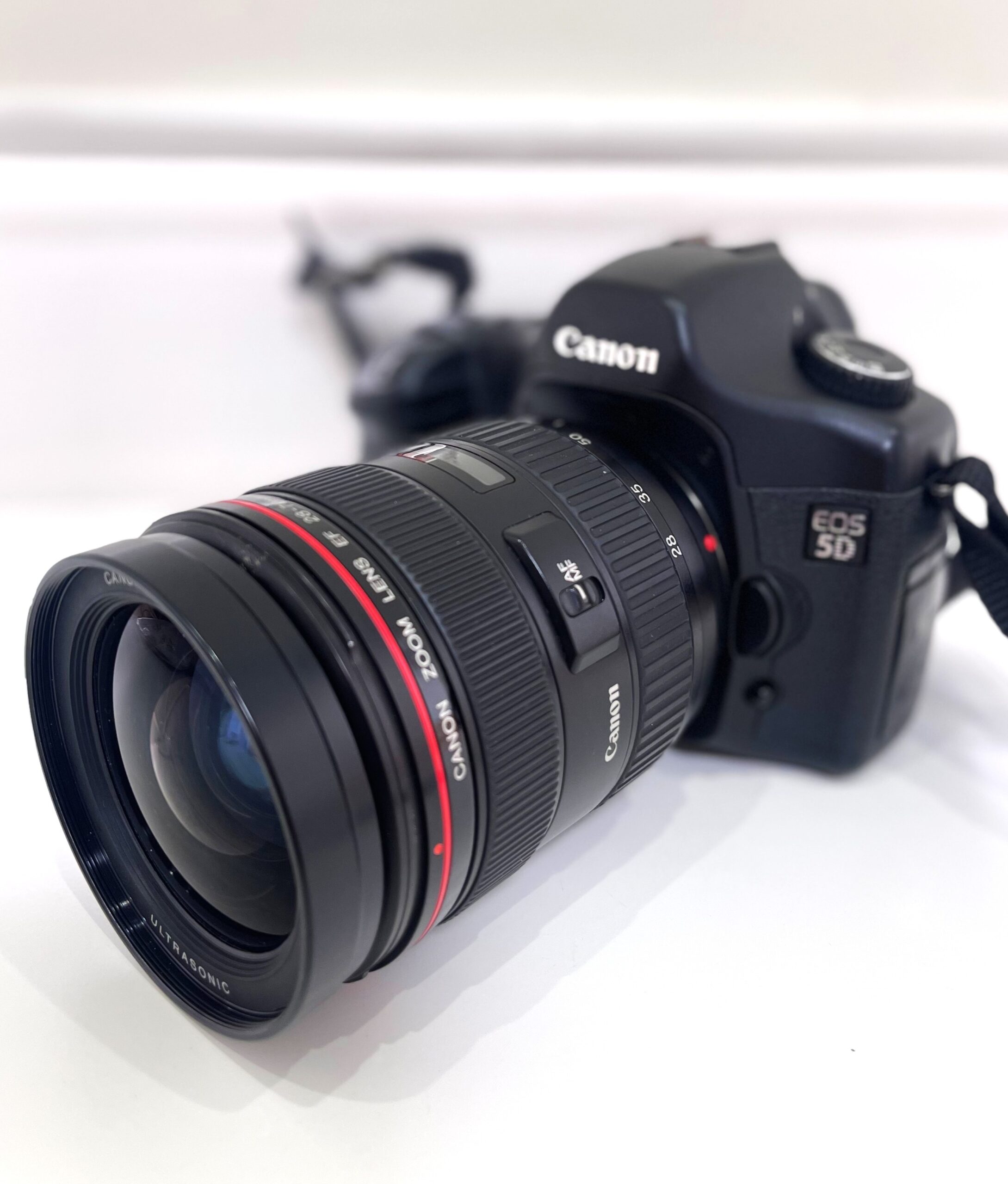 一眼レフカメラ　キャノン　EOS 5D